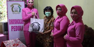PC Bhayangkari Pulang Pisau Kembali Laksanakan Baksos Bhayangkari Peduli