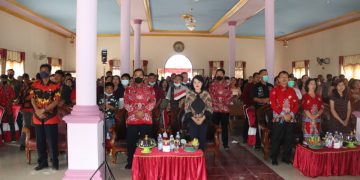 Bupati Safari Natal di Desa Pahawan