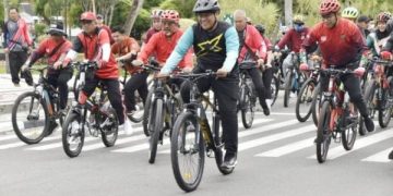 Jelang Tutup Tahun 2022, Pemprov Kalteng Gowes dan Bagikan Sembako