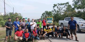 Perbaikan Jalan Kolam, PT. HHK-SBE Bantu 25 Rit Latrite