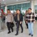 Irwasum Polri Komjen Pol Drs. H. Ahmad Dofiri, M.Si (tengah) dijemput Kapolda Kalteng (kiri) Irjen Pol Drs. Nanang Avianto di Bandara Tjilik Riwut, Senin (17/7/2023). Foto: Bidhumas Polda Kalteng