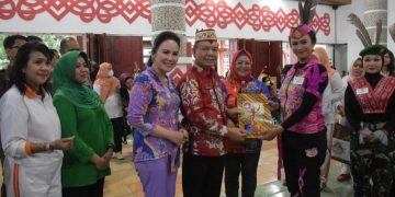Bupati Kapuas Apresiasi Lomba Paduan Suara dan Senam Kreasi DWP 