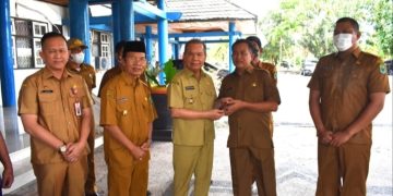 Bupati Kapuas Serahkan Mobil Pemadam Kepada Dua Kecamatan Daerah Hulu