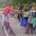 Sambil Gowes, Ketua PKK Kalteng Ivo Sugianto Sambangi Warga