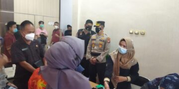 Pastikan Lancar, Kapolres Seruyan Memonitor Langsung Giat Vaksinasi