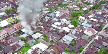 Si Jago Merah Hanguskan 8 Rumah di Kawasan Simpang Tiga Sampit