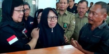 Suasana Haru Iringi Menteri LHK Lepas Korban Meninggal Kecelakaan Sungai Sebangau