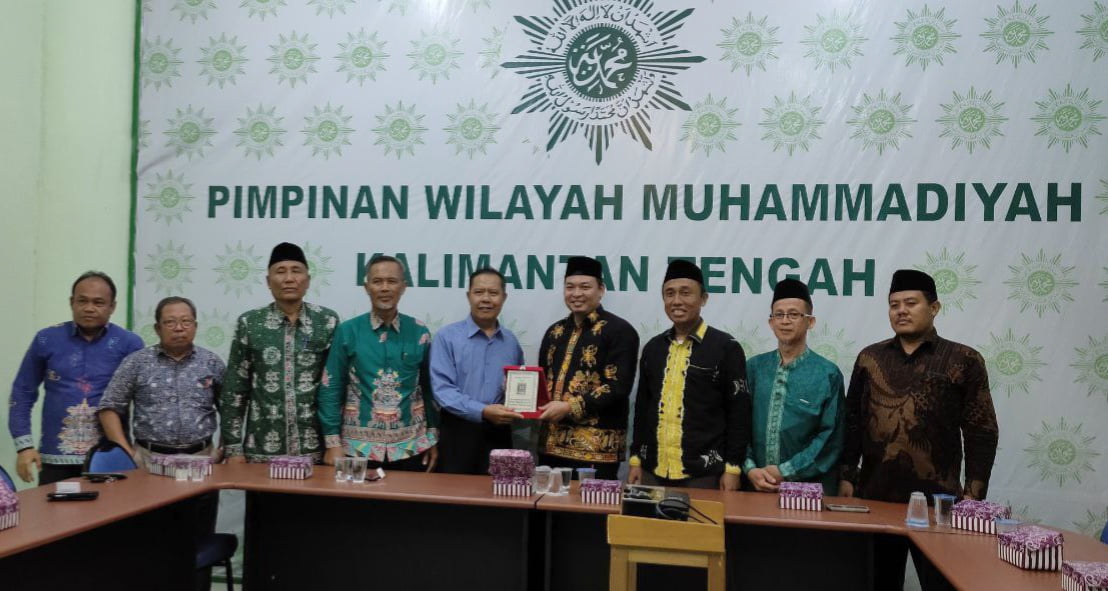 Jajaran DPW PKS Kalteng ketika silaturahim ke PW Muhammadiyah Kalteng, kamis (12/3). Foto : Ist