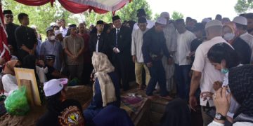 Anggota DPRD Kota Jumatni Dimakamkan