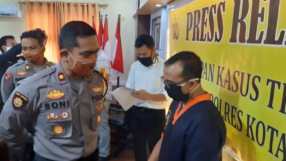 Polres Kobar saat ekspos kasus pengoplosan beras di Pangkalan Bun, Kobar. Foto : Ist