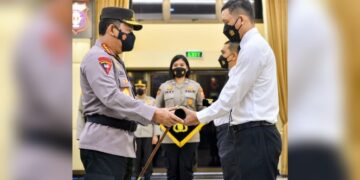 Lantik 44 Eks Pegawai KPK Jadi ASN, Kapolri: Kita Perkuat Komitmen Pemerintah Dalam Rangka Antikorupsi