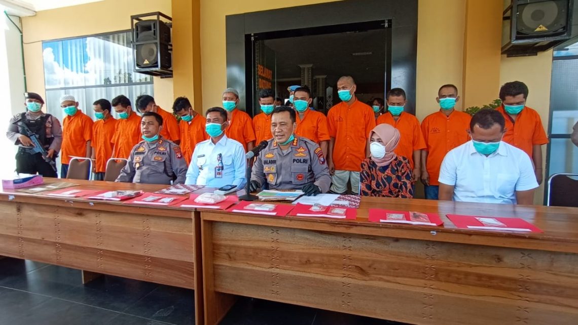 Kapolresta Palangka raya saat menggelar jumpa pers, Selasa (24/3/2020). Foto : Ist