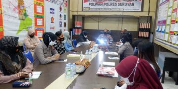 Polwan Polres Seruyan Dilatih Tangani Trauma Pada Anak