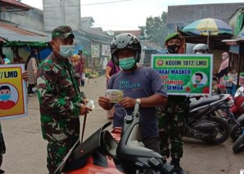 Dandim 1017 Lamandau bersama BPBD, Satpol PP dan Ormas Bagikan Masker Gratis