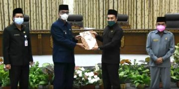DPRD Barut Rapat Paripurna Tentang Raperda TKA