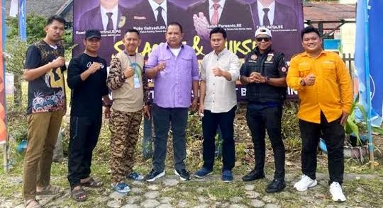 Anggota DPRD Barut, Surianoor bersama pengurus Karang Taruna Barito Utara