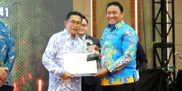 Pemkab Mura Terima Penghargaan Kualifikasi PPID