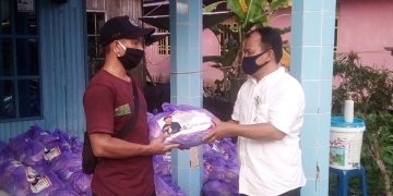 232 Warga Desa Kalumpang Kapuas Terima Sembako Bantuan Pribadi Sugianto Sabran
